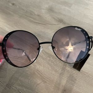 NWT Quay Seeing Stars Sunglasses